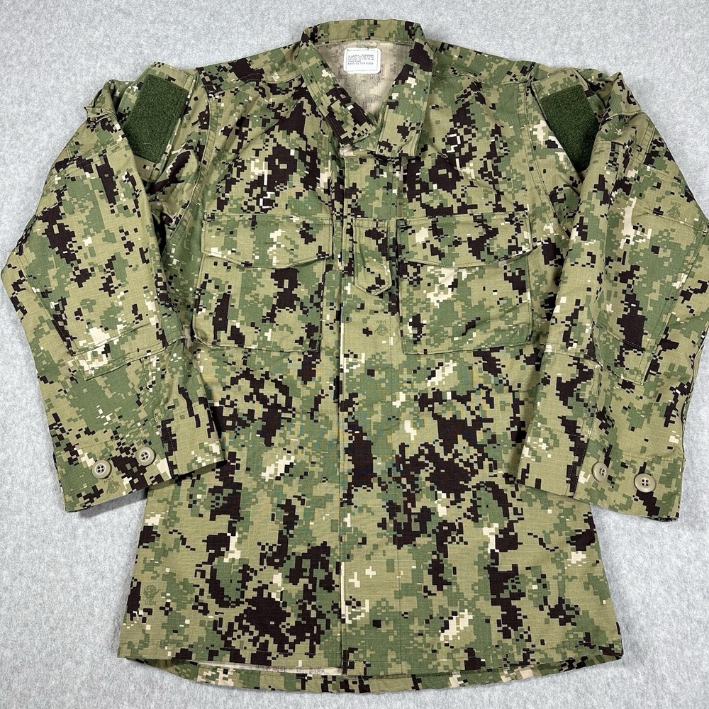 U.S. Navy NWU Type III Working Uniform Digital Camo XS Regular Propper Made USA